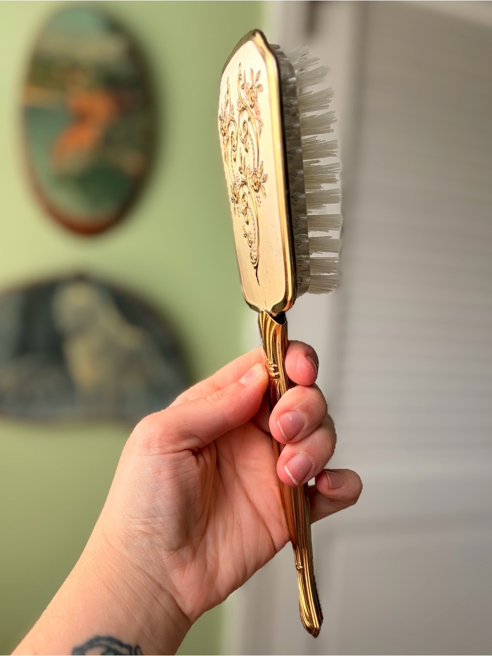 Vintage Decorative Ornate Eclectic Gold Hand Mirror - Elegant Floral Design - Picture 3 of 9